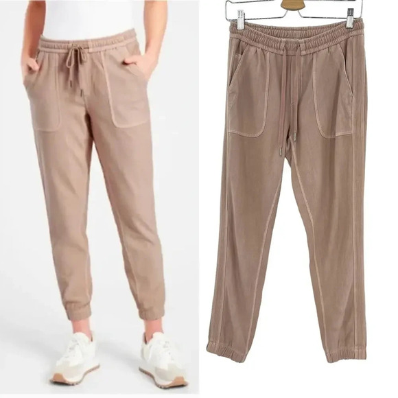 Athleta Farallon Jogger Pants in Mocha Latte Pink Beige Sweatpants Size 2 - Picture 1 of 11